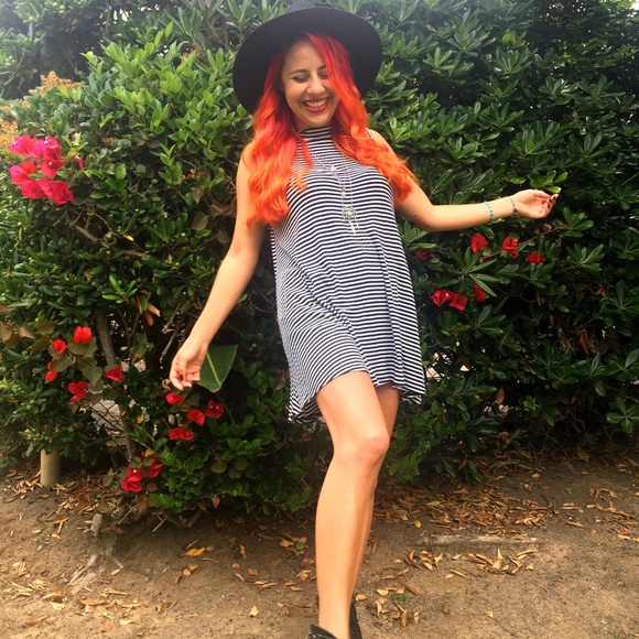 Meet your Posher, Ashley - Picture 2 of 2